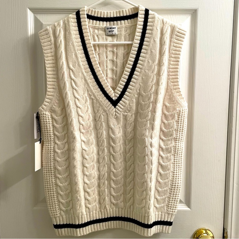 Aritzia Sunday Best Sweater Vest New without tag